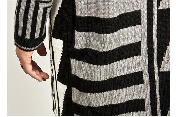 Sweater black and white men's coat