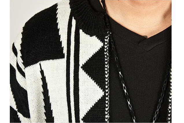 Sweater black and white men's coat