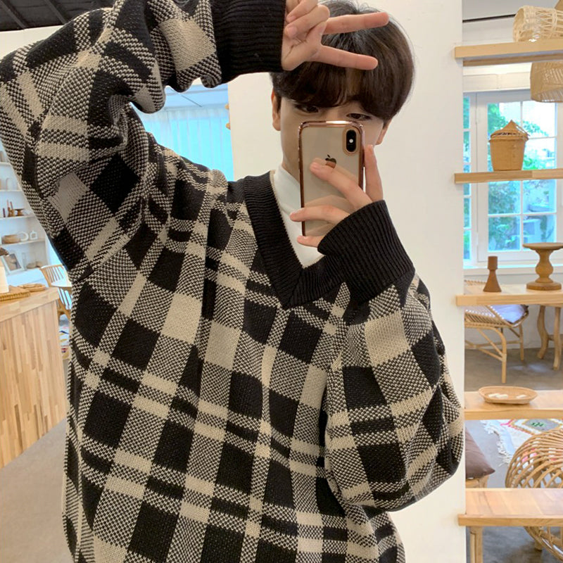 Men's V-neck Plaid Sweater