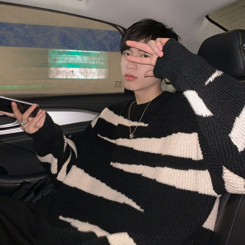 Black And White Contrast Loose Sweater For Men And Women