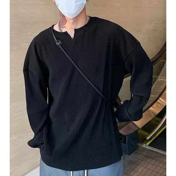 Men's V-neck Pullover sweater With A Trendy Bottom