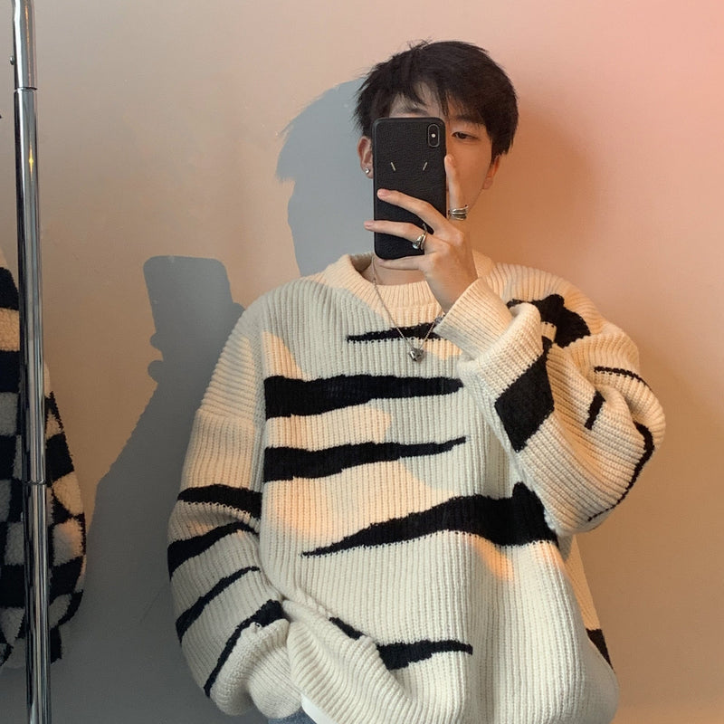 Black And White Contrast Loose Sweater For Men And Women